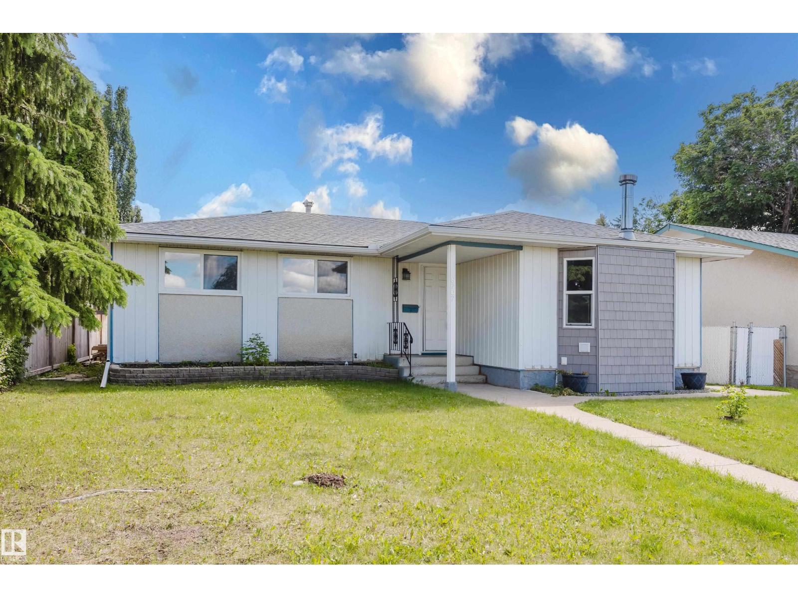 8707 151 AV NW - 3