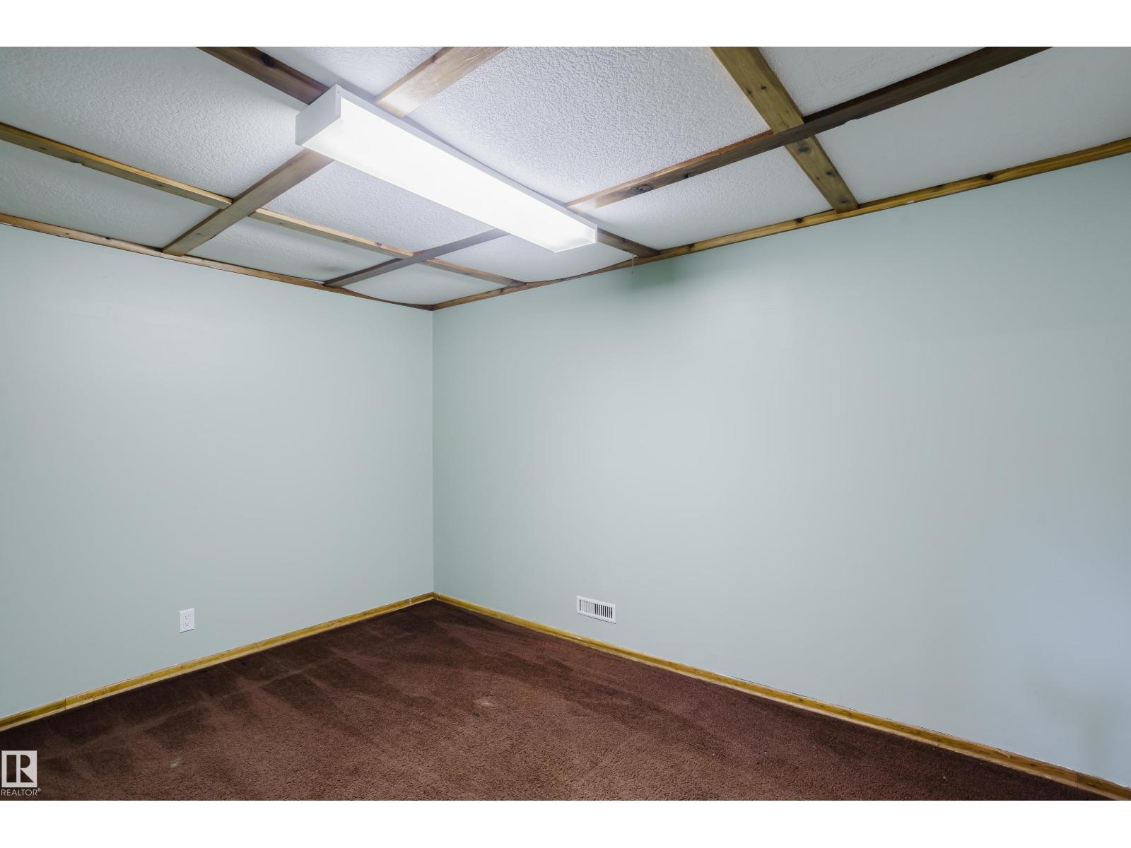 8707 151 AV NW - 43