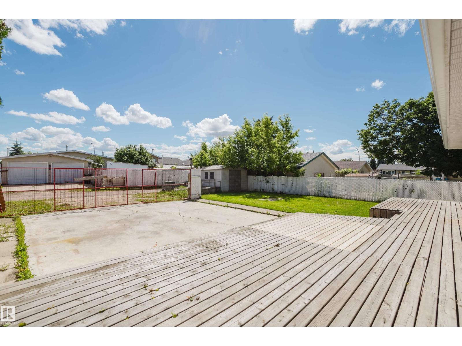 8707 151 AV NW - 56