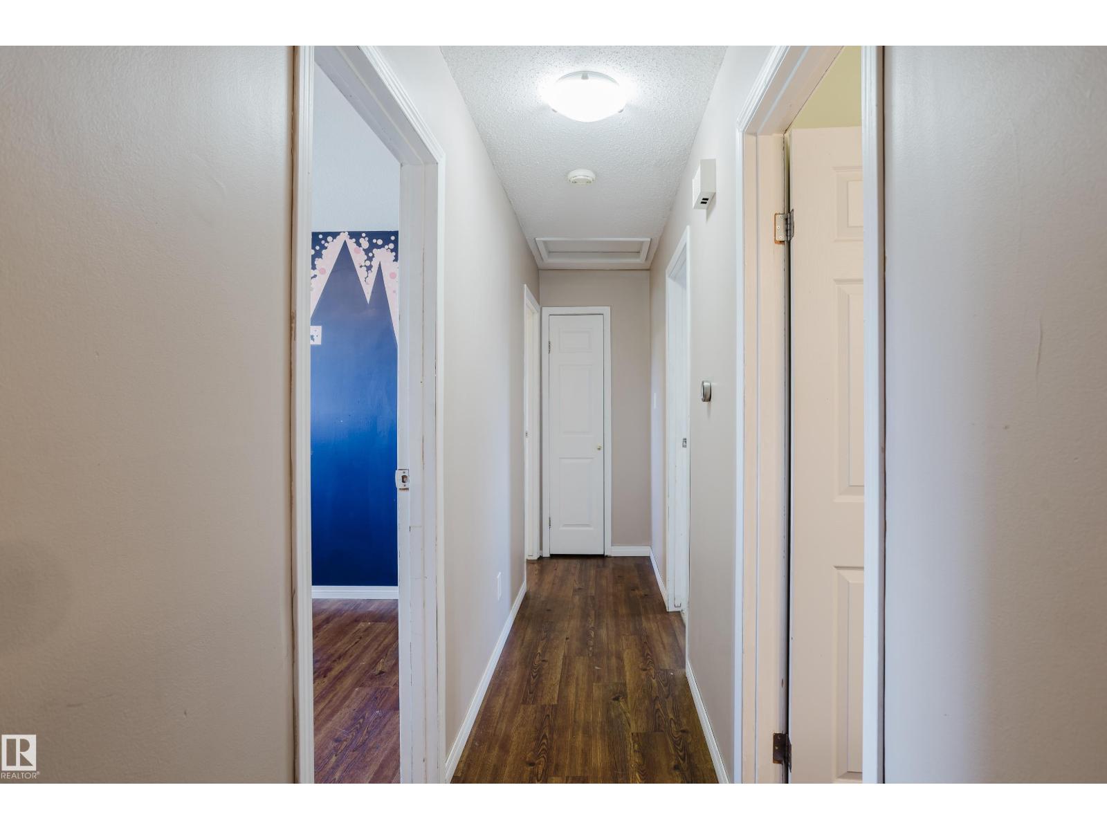 8707 151 AV NW - 24