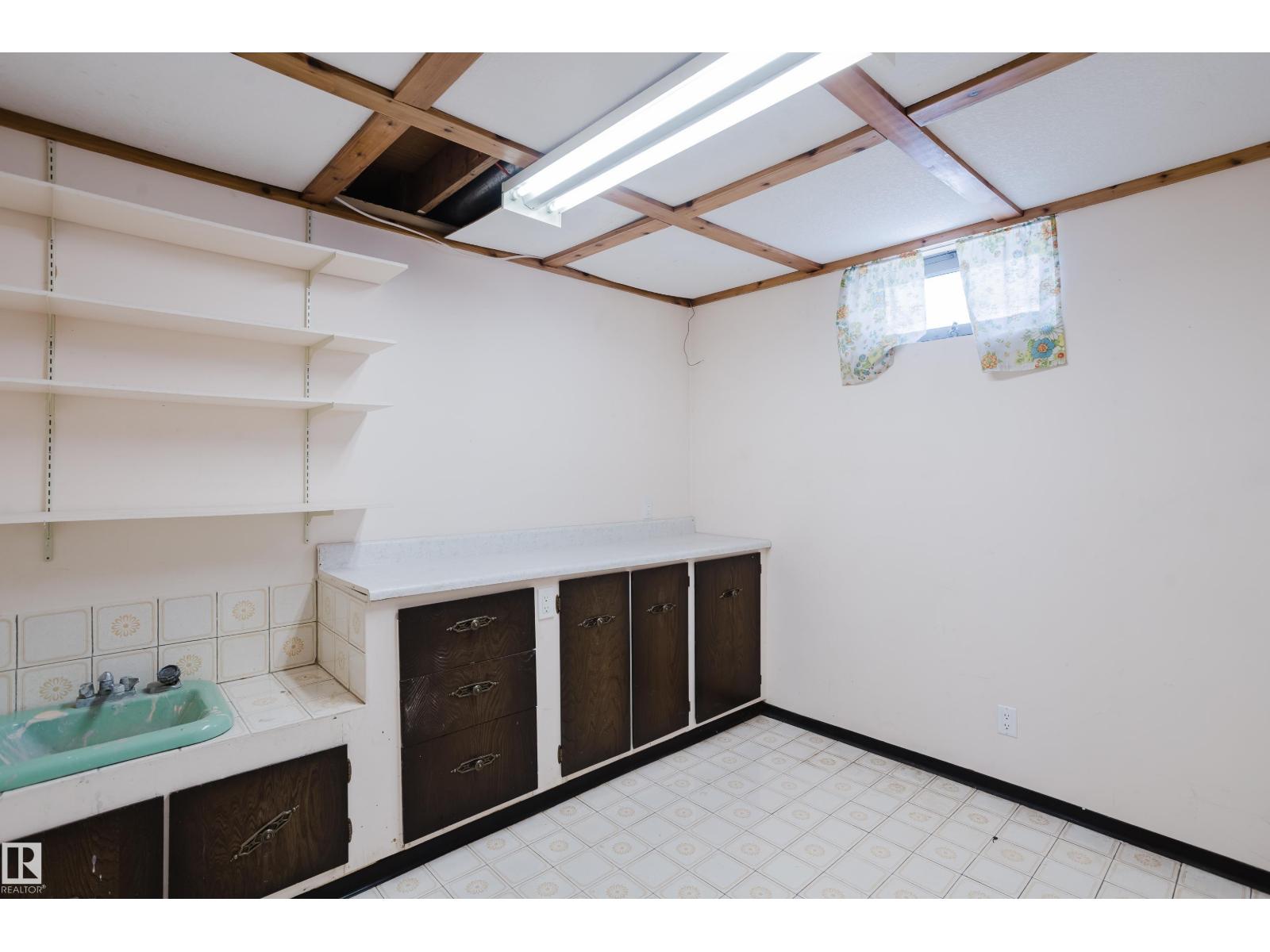 8707 151 AV NW - 46