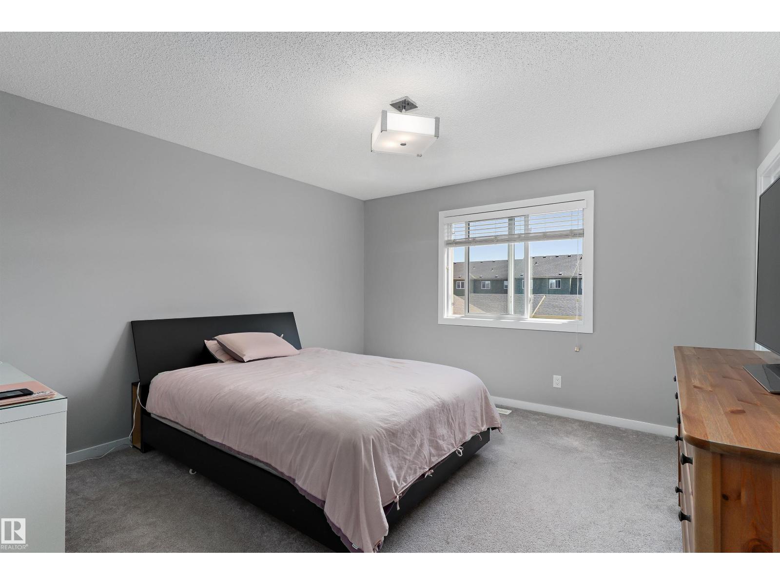 15927 13 AV SW - 15