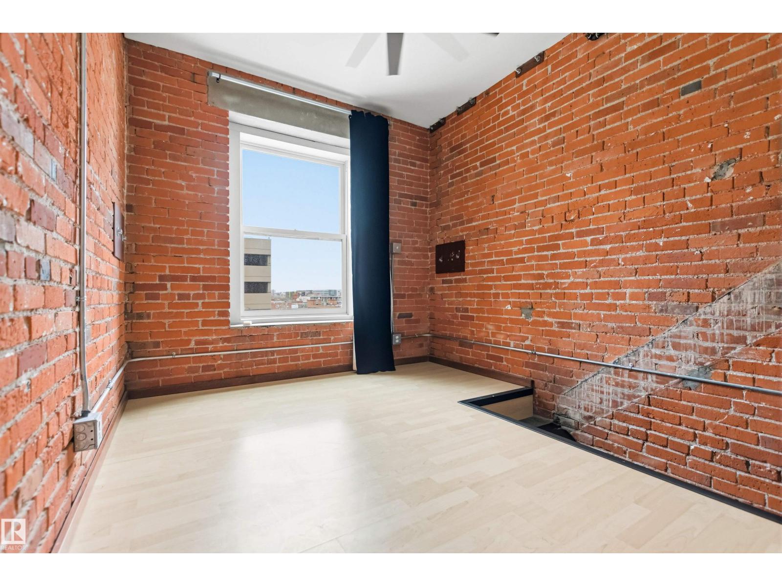 #401 10249 104 ST NW - 25