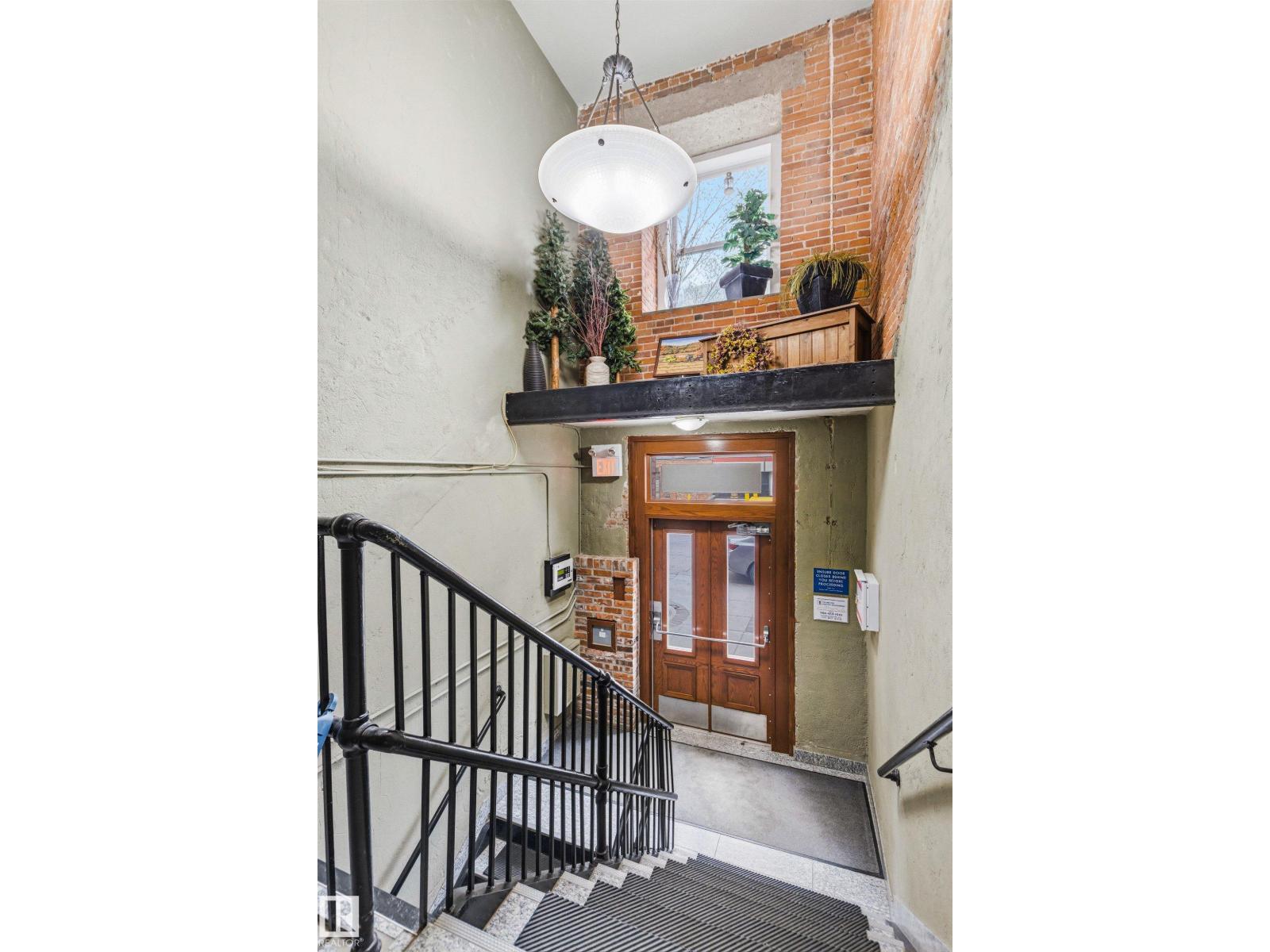#401 10249 104 ST NW - 3