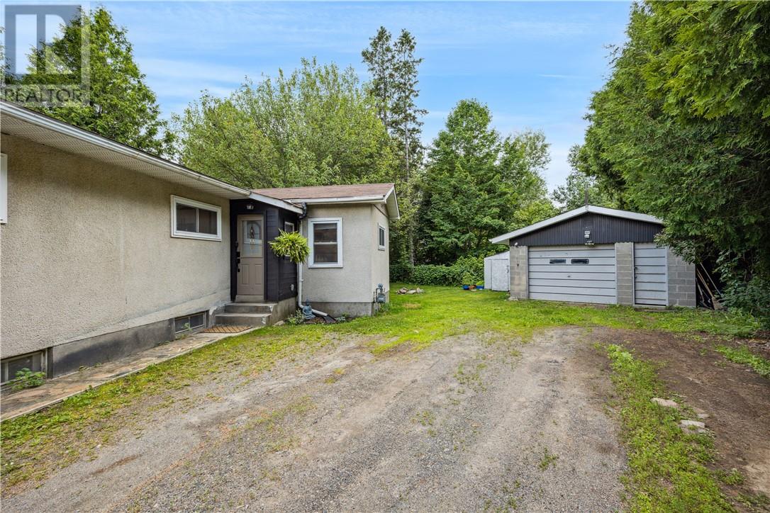 11 Michael Avenue - Image 22