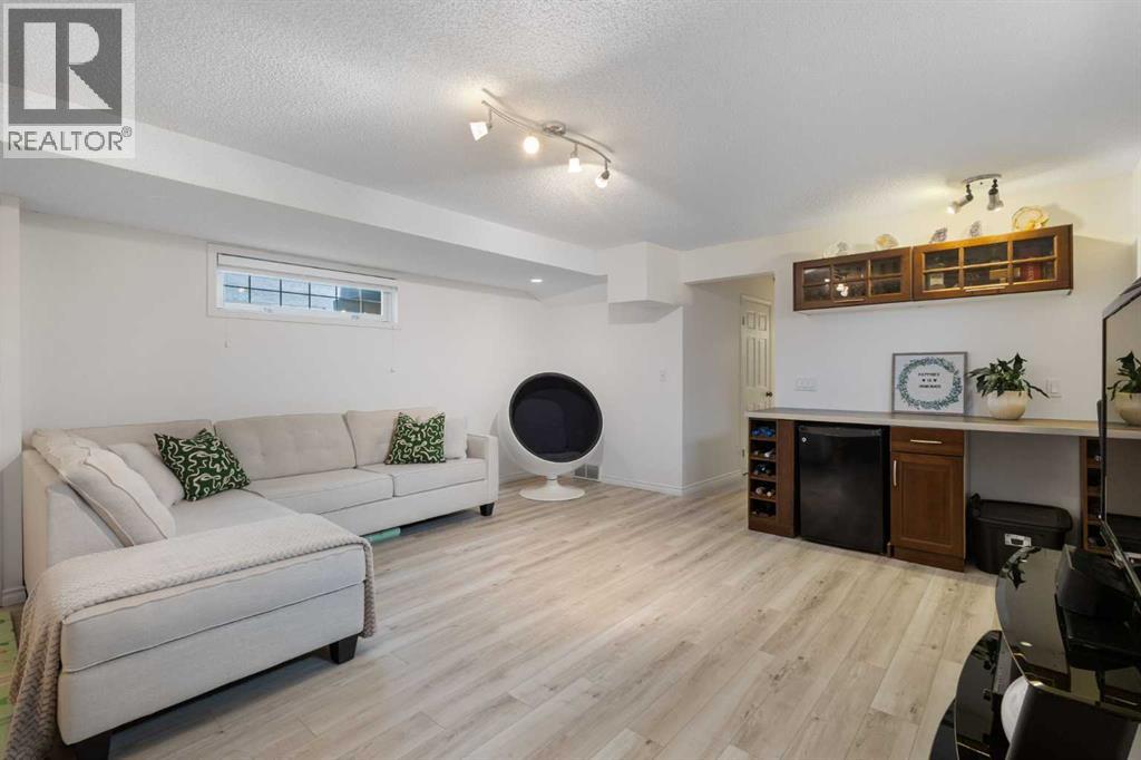 1629 29 Avenue SW - 32