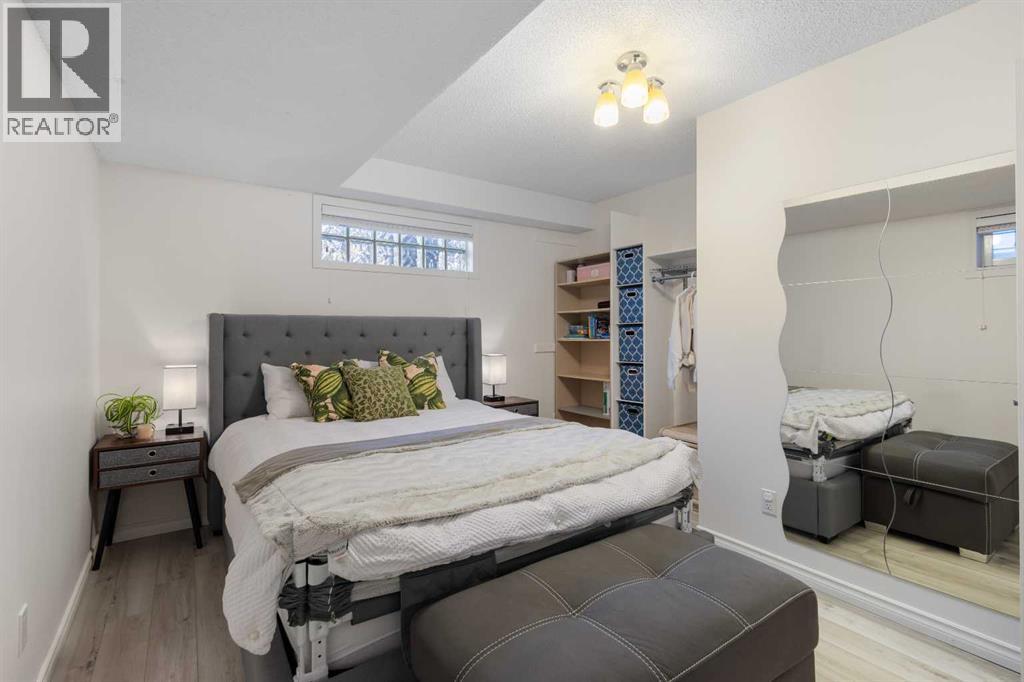 1629 29 Avenue SW - 33