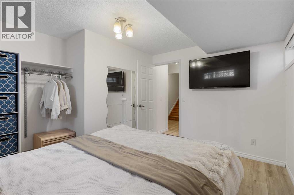 1629 29 Avenue SW - 34
