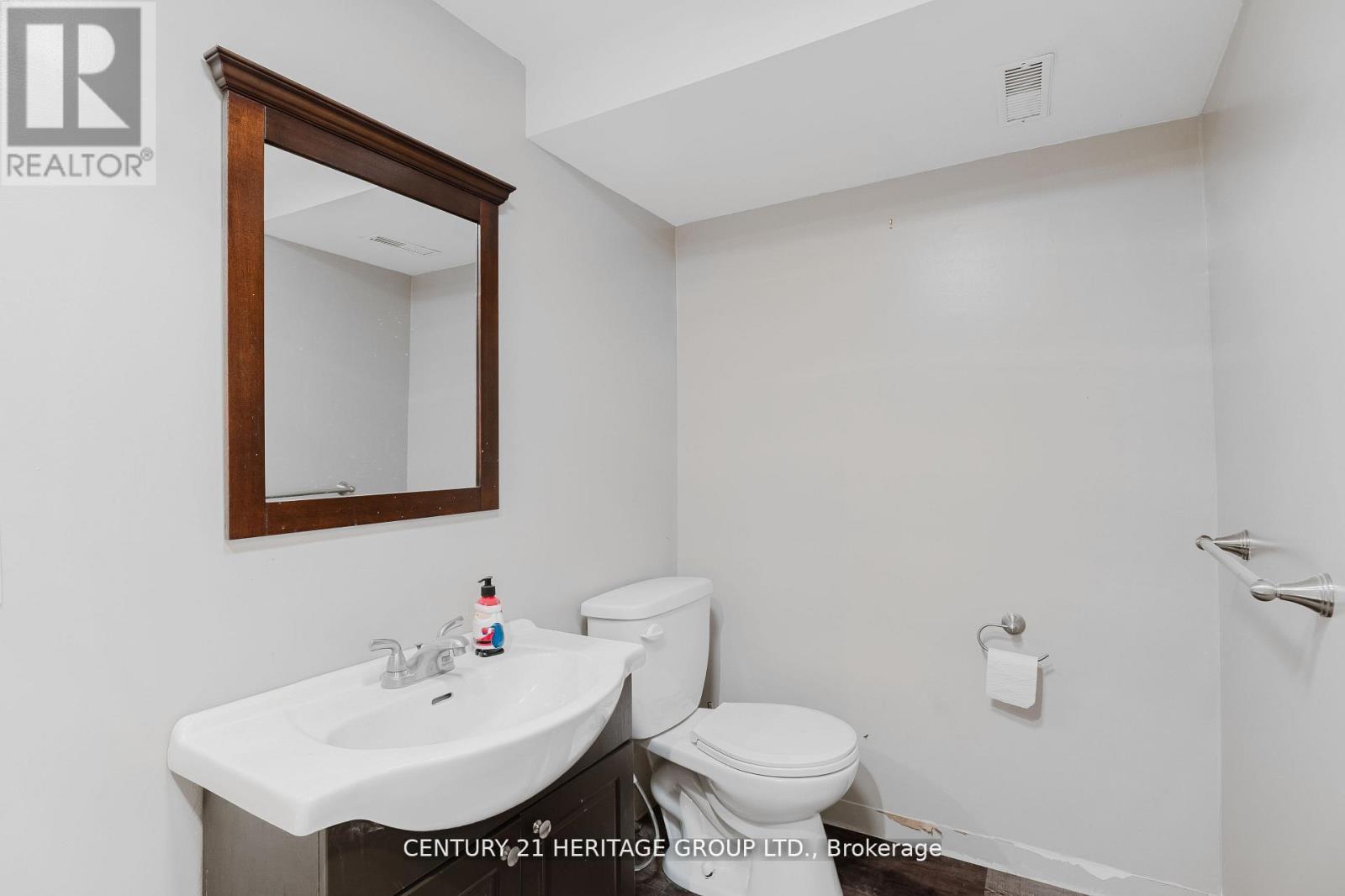 7 CRAWFORD CIRCLE - 33
