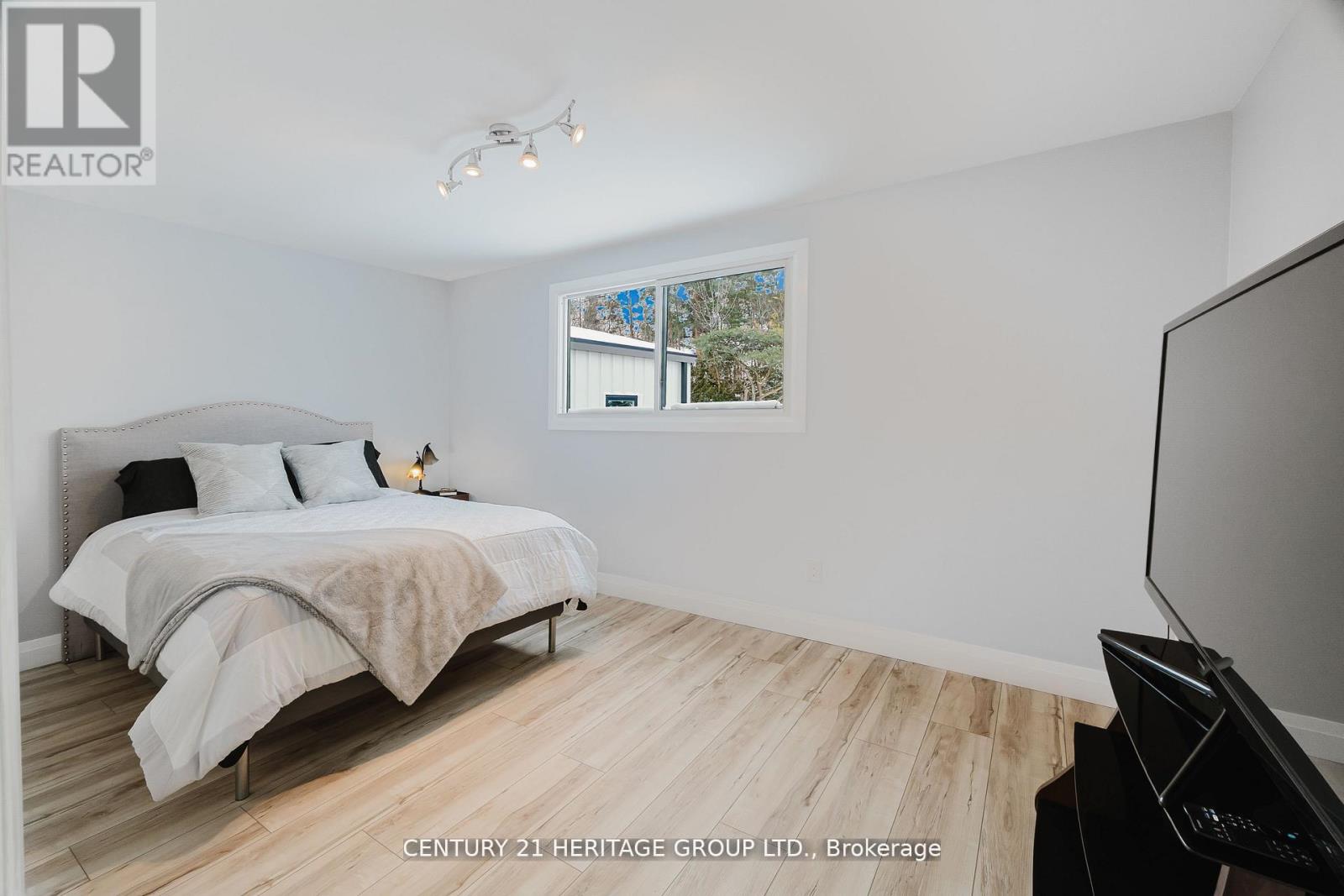 7 CRAWFORD CIRCLE - 21