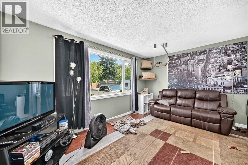 23 Spruce Crescent - 11