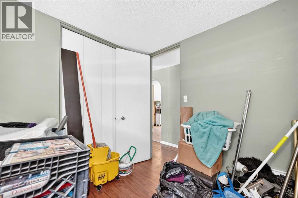 23 Spruce Crescent - 25