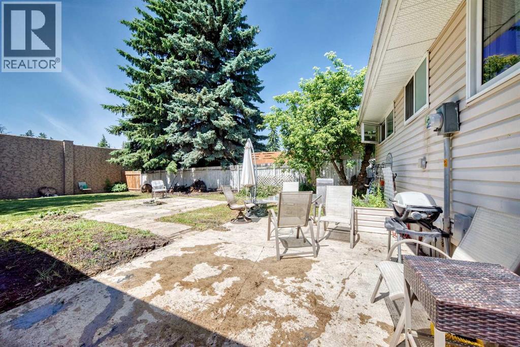 23 Spruce Crescent - 27