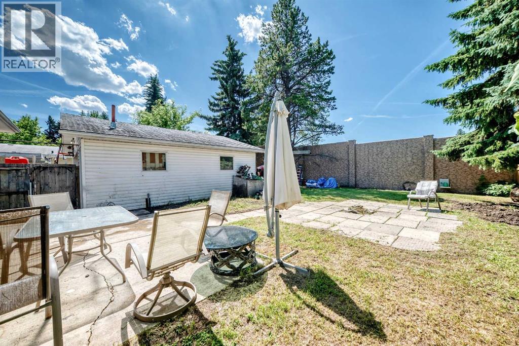 23 Spruce Crescent - 28