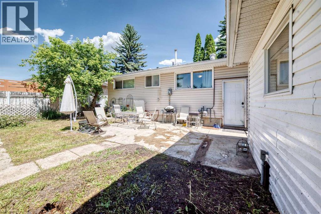 23 Spruce Crescent - 32