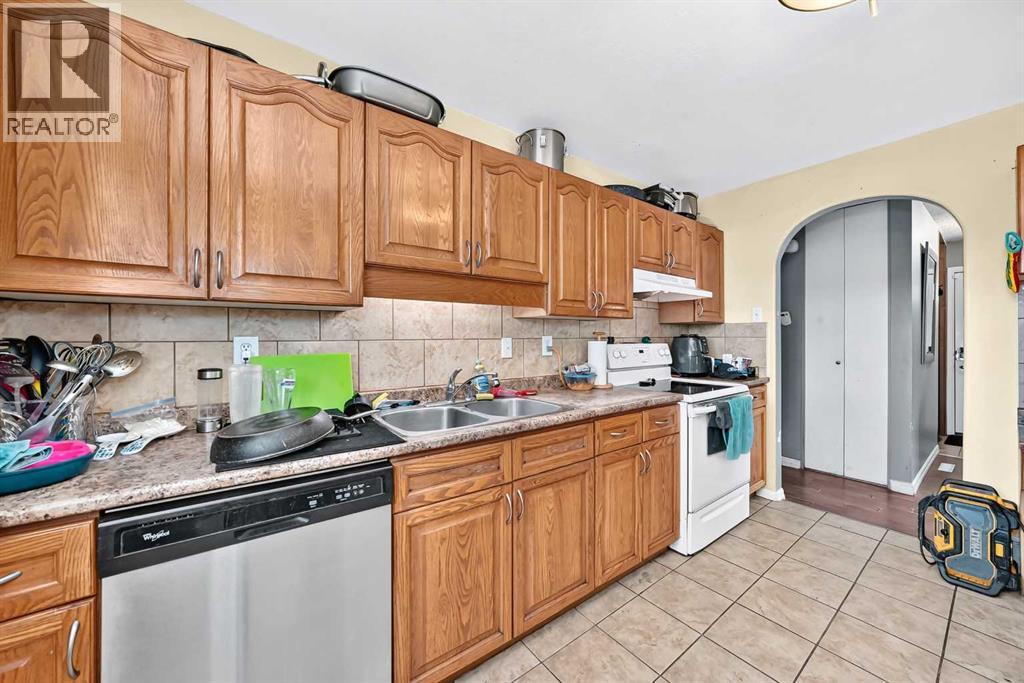 23 Spruce Crescent - 6