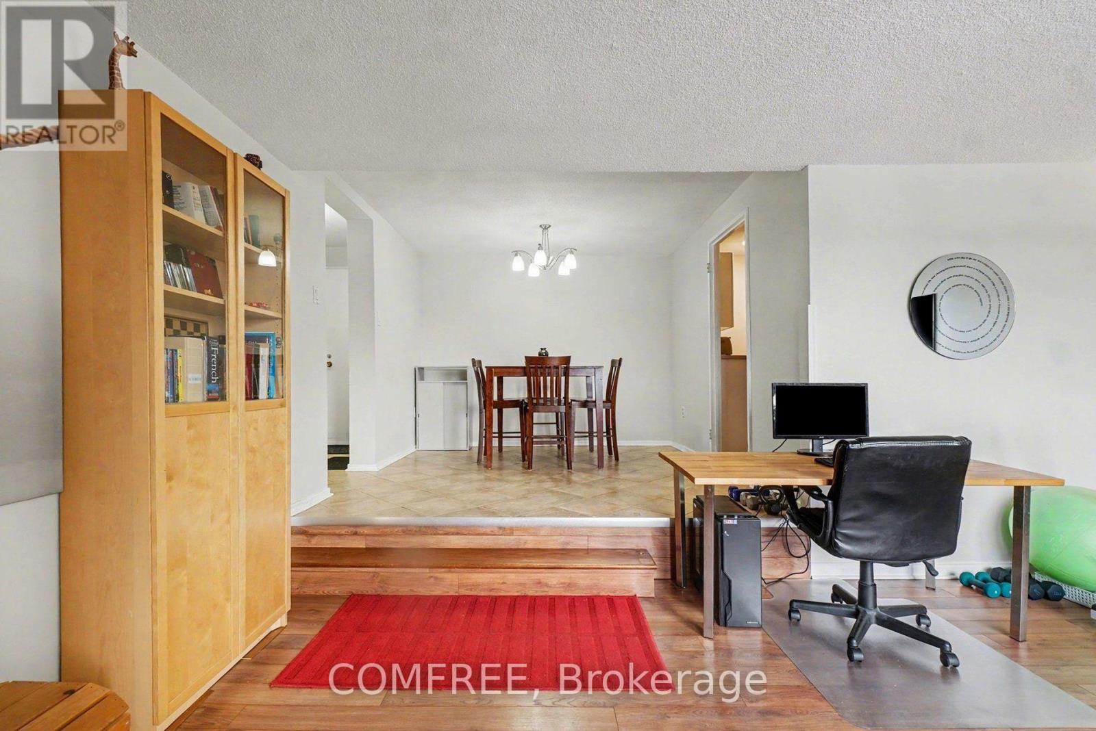 #817 915 ELMSMERE ROAD - 16