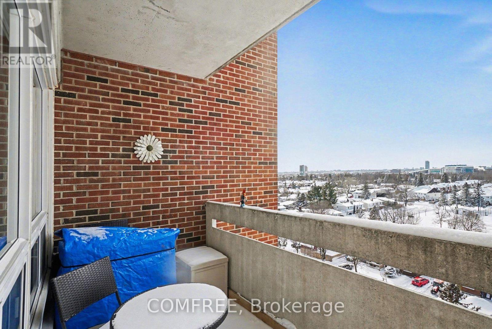 #817 915 ELMSMERE ROAD - 18