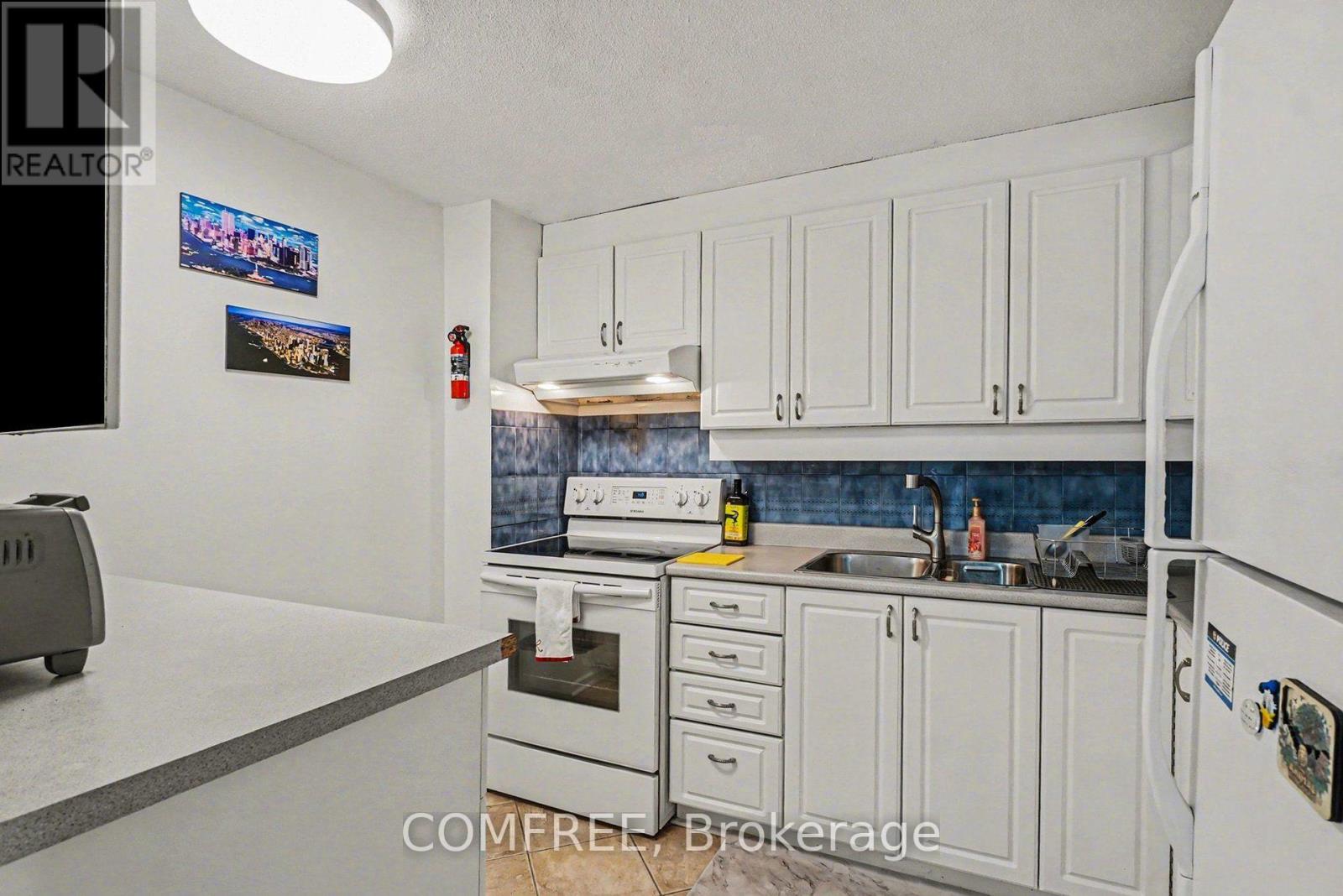 #817 915 ELMSMERE ROAD - 6