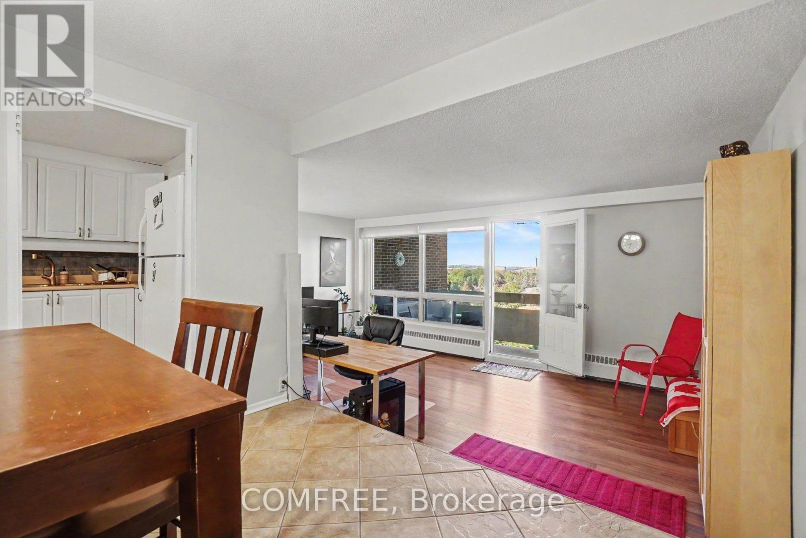 #817 915 ELMSMERE ROAD - 5