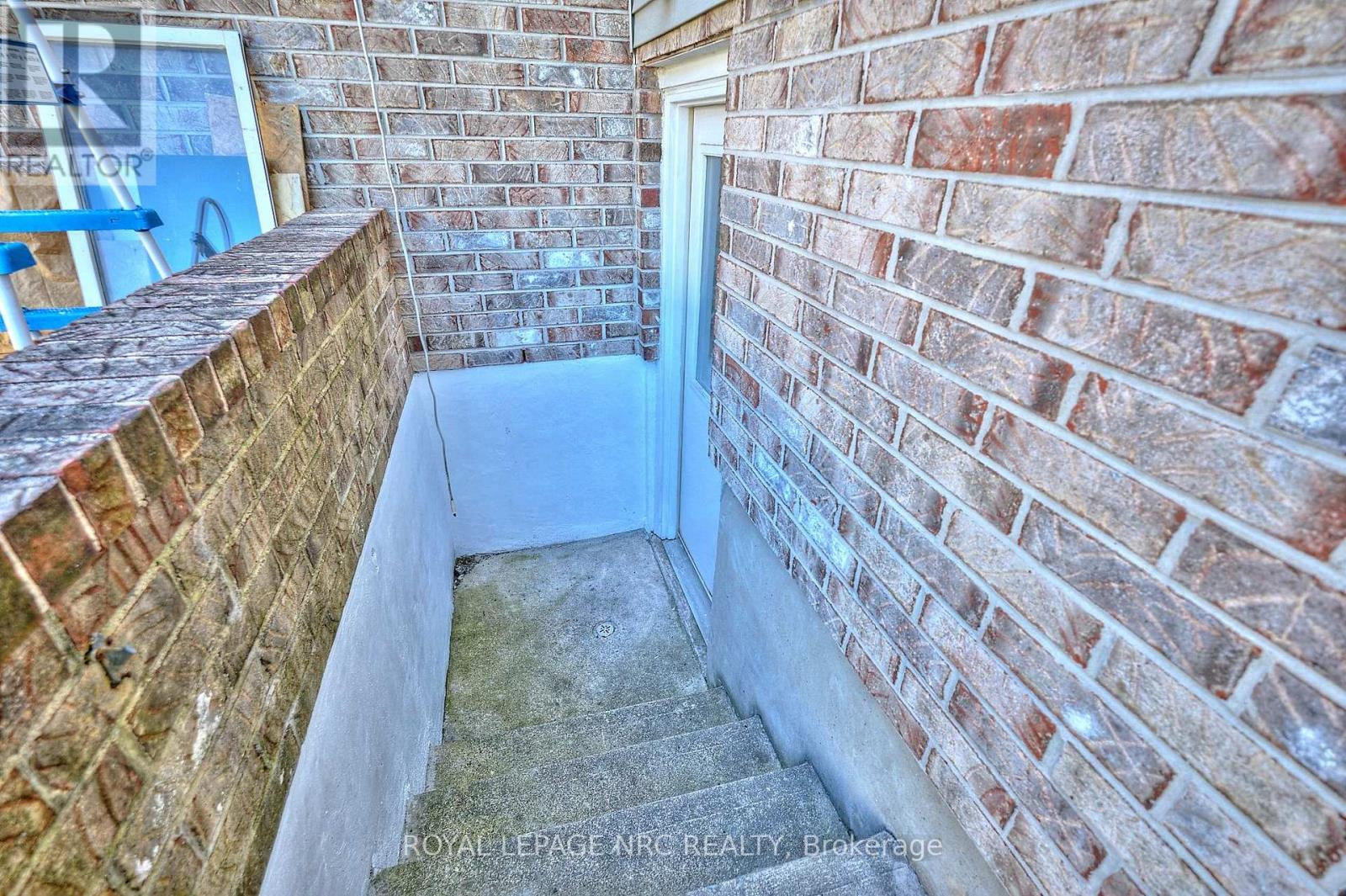 6090 CRIMSON DRIVE - 36