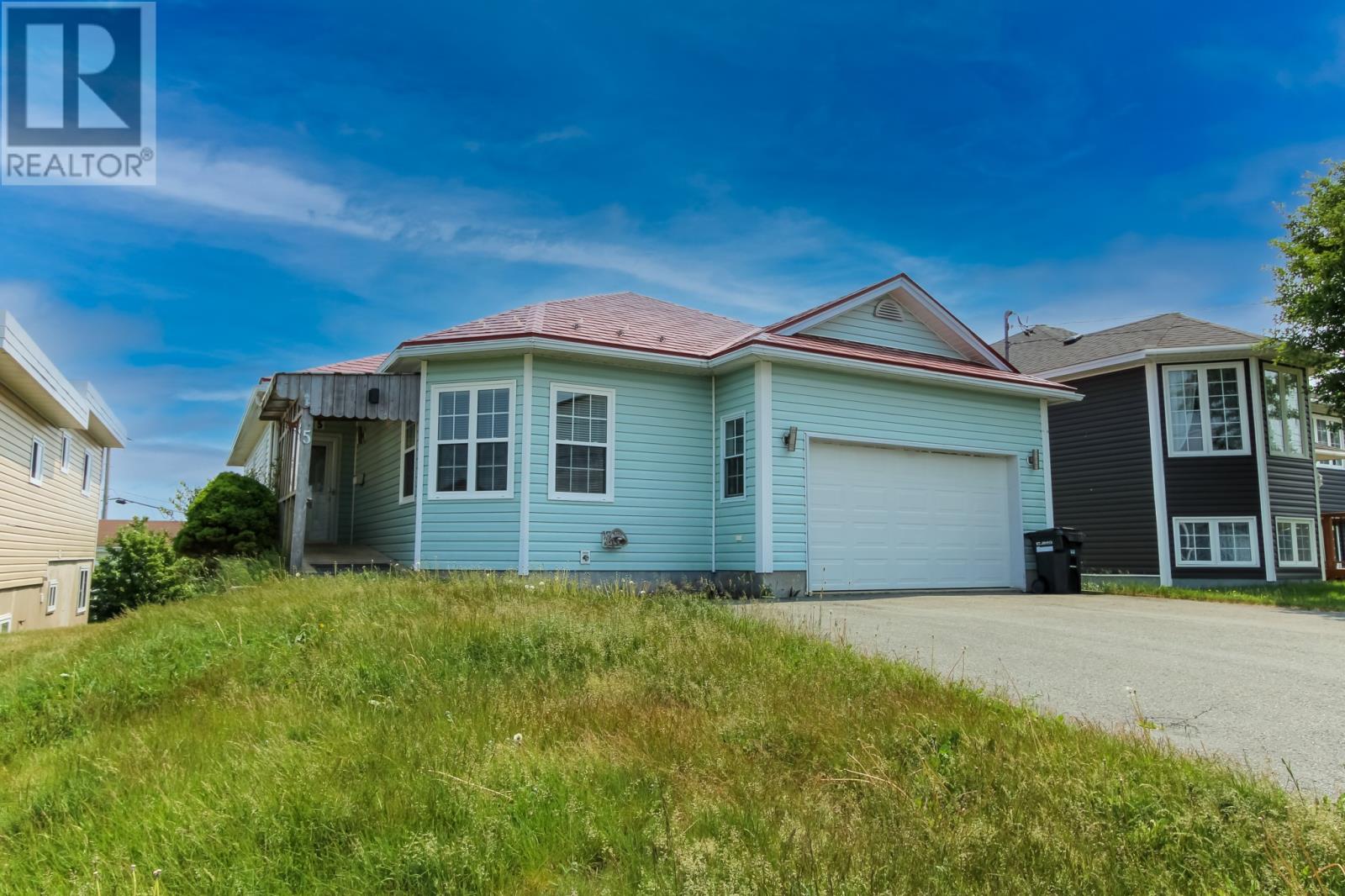 5 CEDAR Drive - Image 2