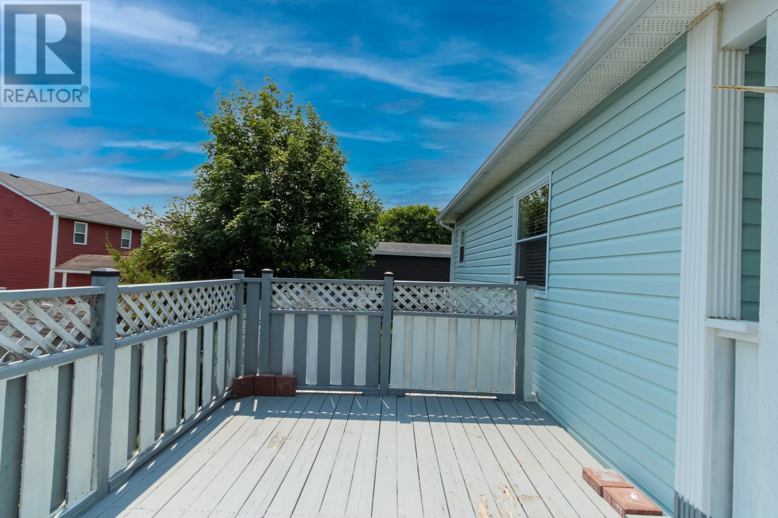 5 CEDAR Drive - Image 3