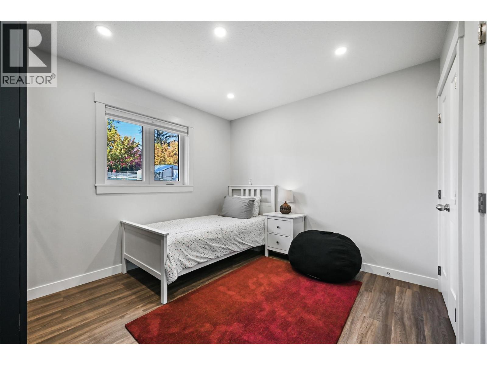208 7TH Avenue - Image 20