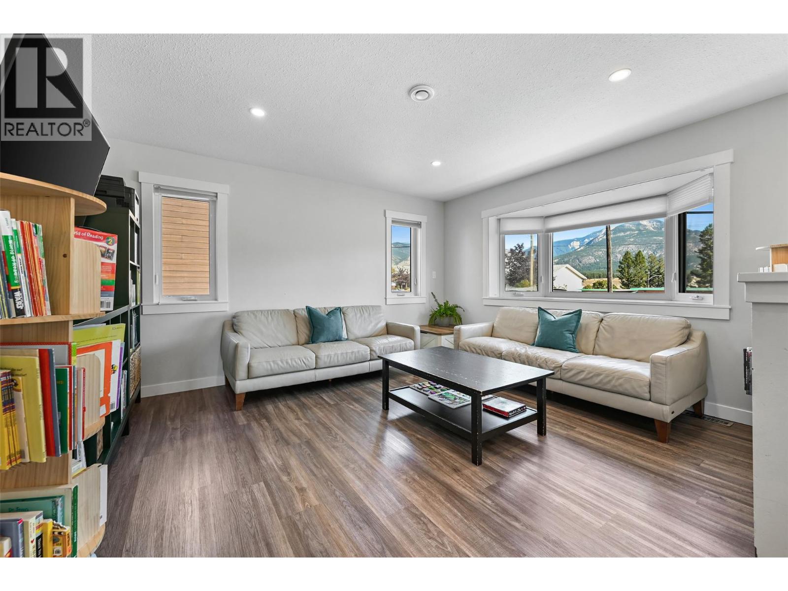 208 7TH Avenue - Image 7