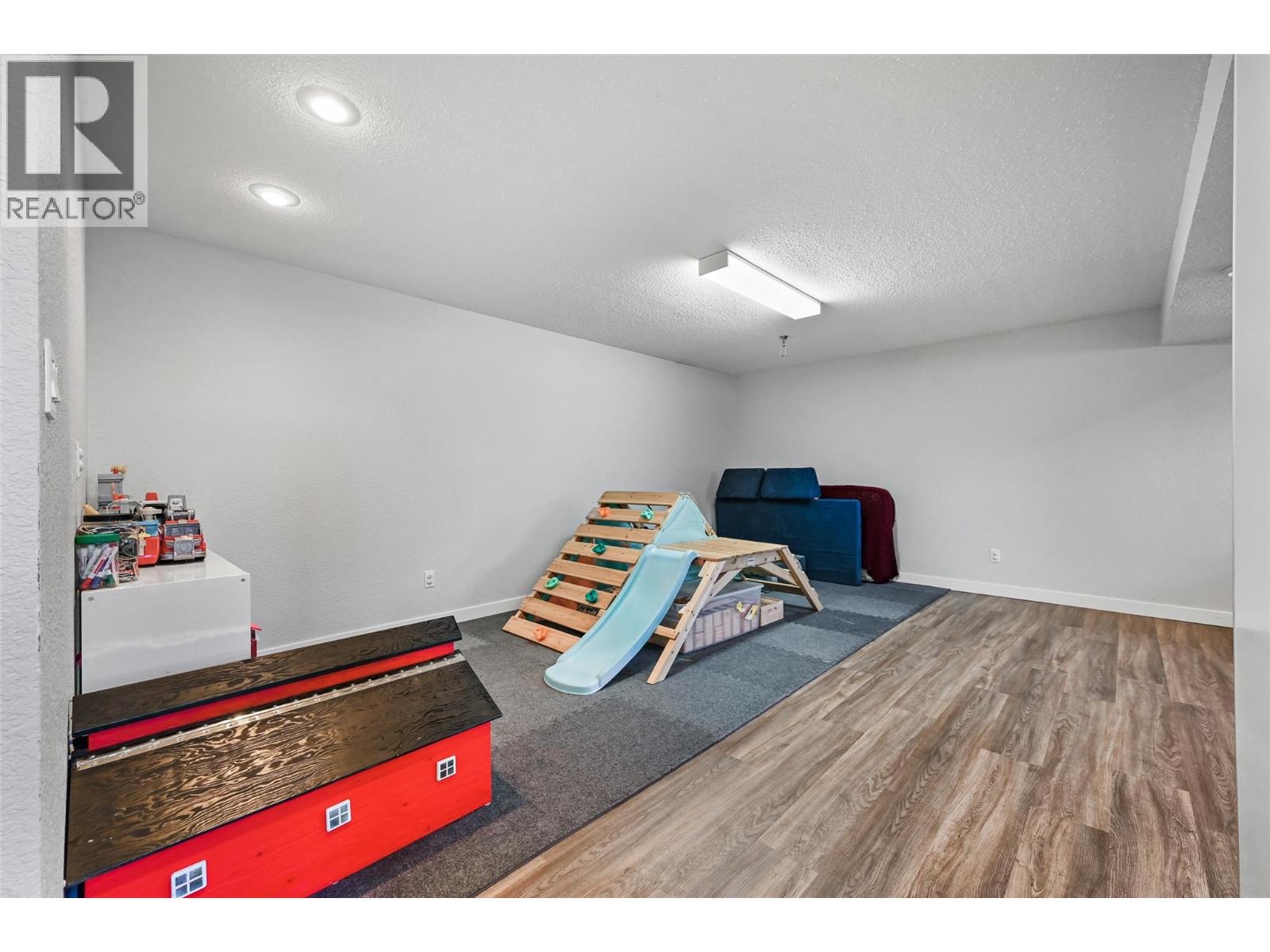 208 7TH Avenue - Image 26