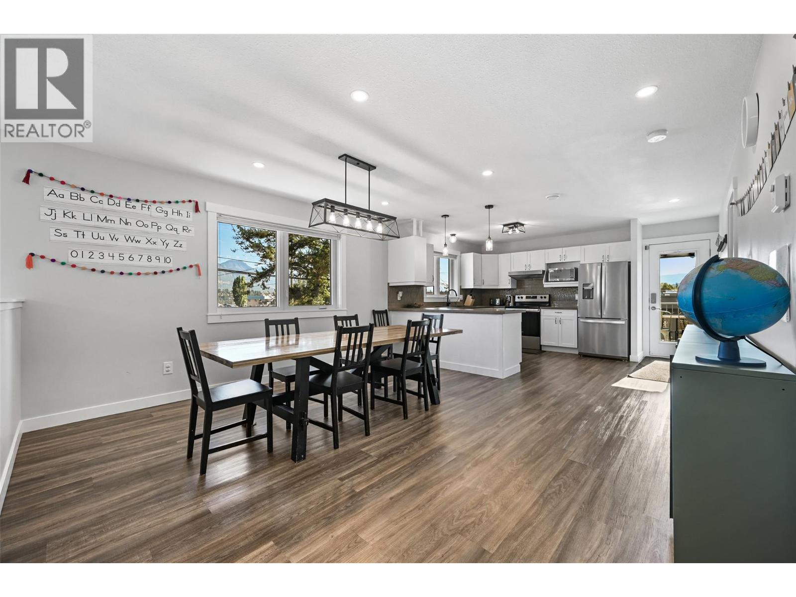 208 7TH Avenue - Image 8