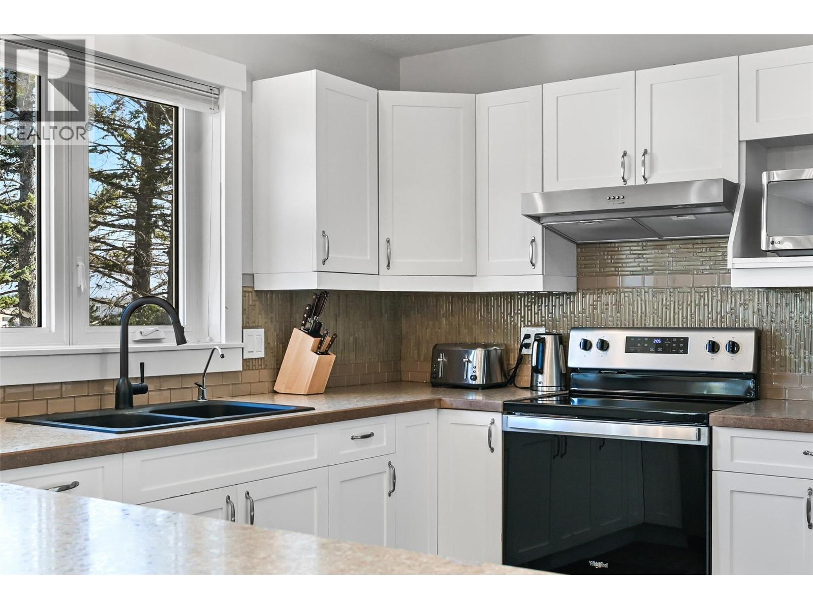 208 7TH Avenue - Image 13