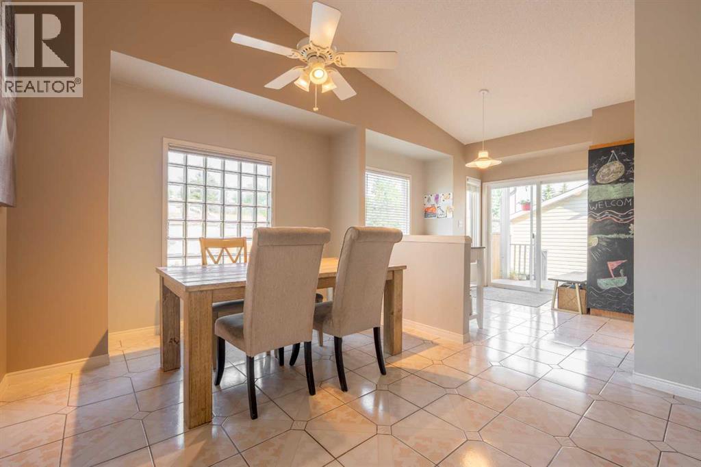 128 Sunvale Crescent SE — photo 9