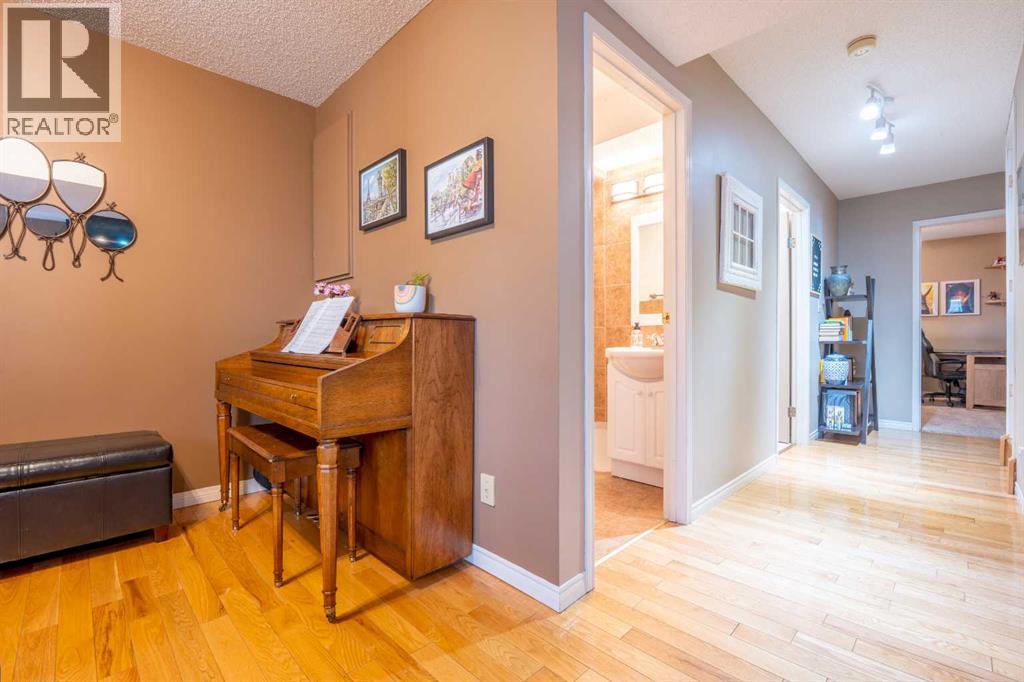 128 Sunvale Crescent SE — photo 18