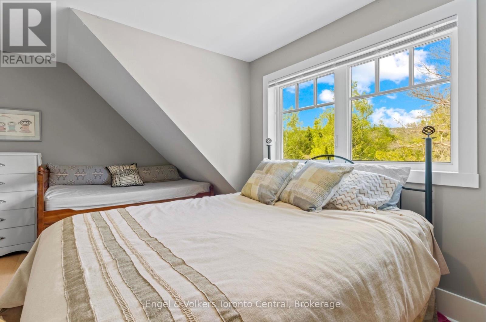154 BLUE MOUNTAIN DRIVE - 20