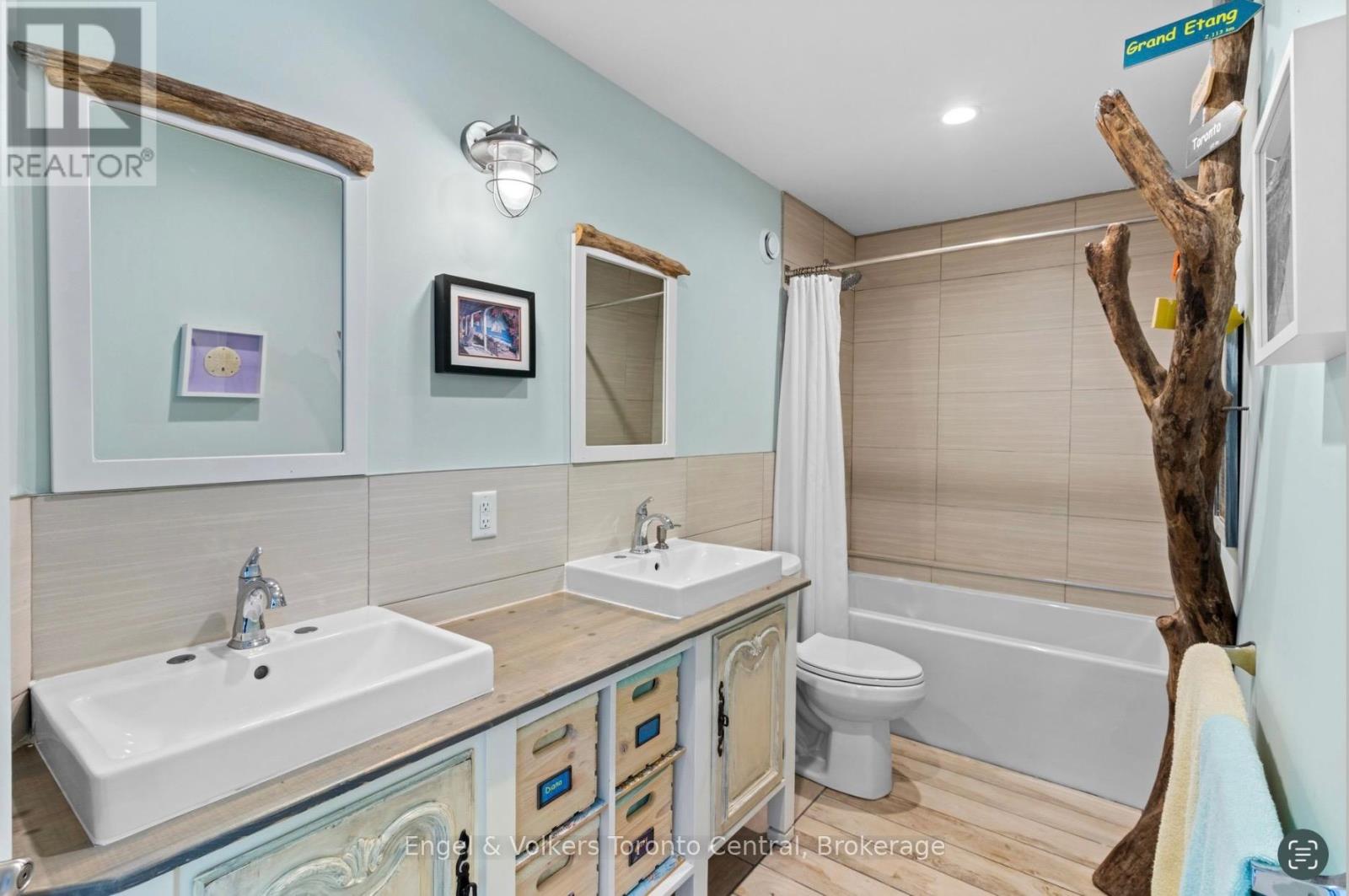 154 BLUE MOUNTAIN DRIVE - 22