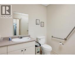145 3066 Shelbourne St, Victoria, BC V8R6T9 Photo 17