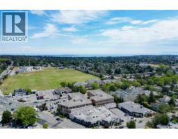 145 3066 Shelbourne St, Victoria, BC V8R6T9 Photo 27