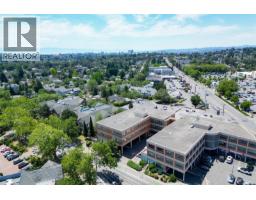 145 3066 Shelbourne St, Victoria, BC V8R6T9 Photo 36