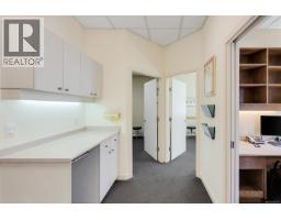 145 3066 Shelbourne St, Victoria, BC V8R6T9 Photo 7