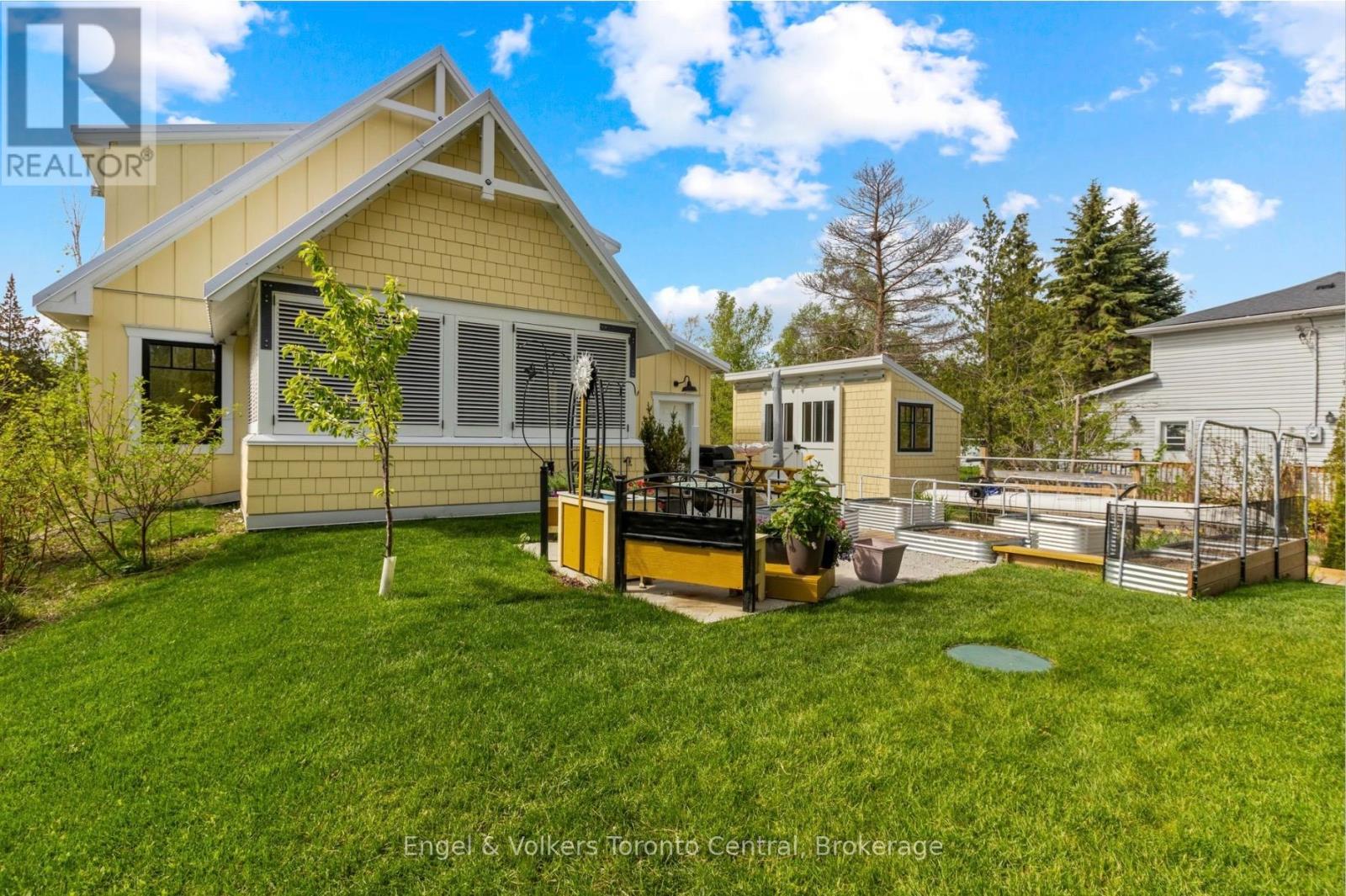 154 BLUE MOUNTAIN DRIVE - 28