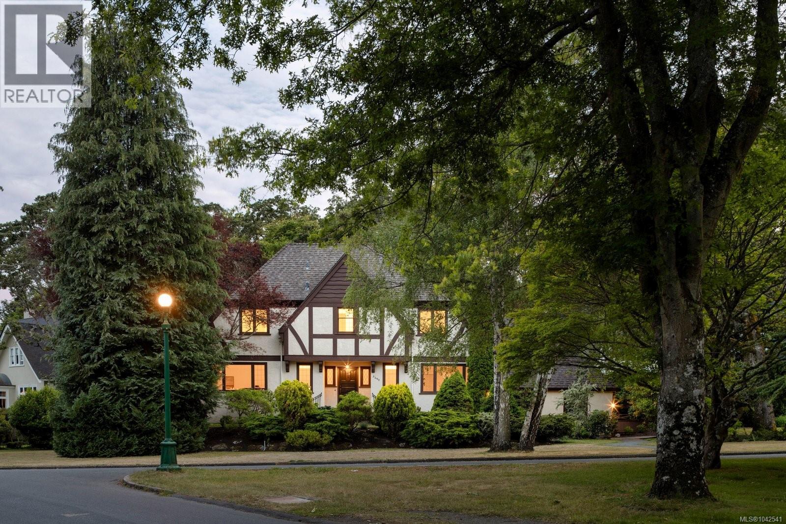  3400 Upper Terrace Road, Oak Bay