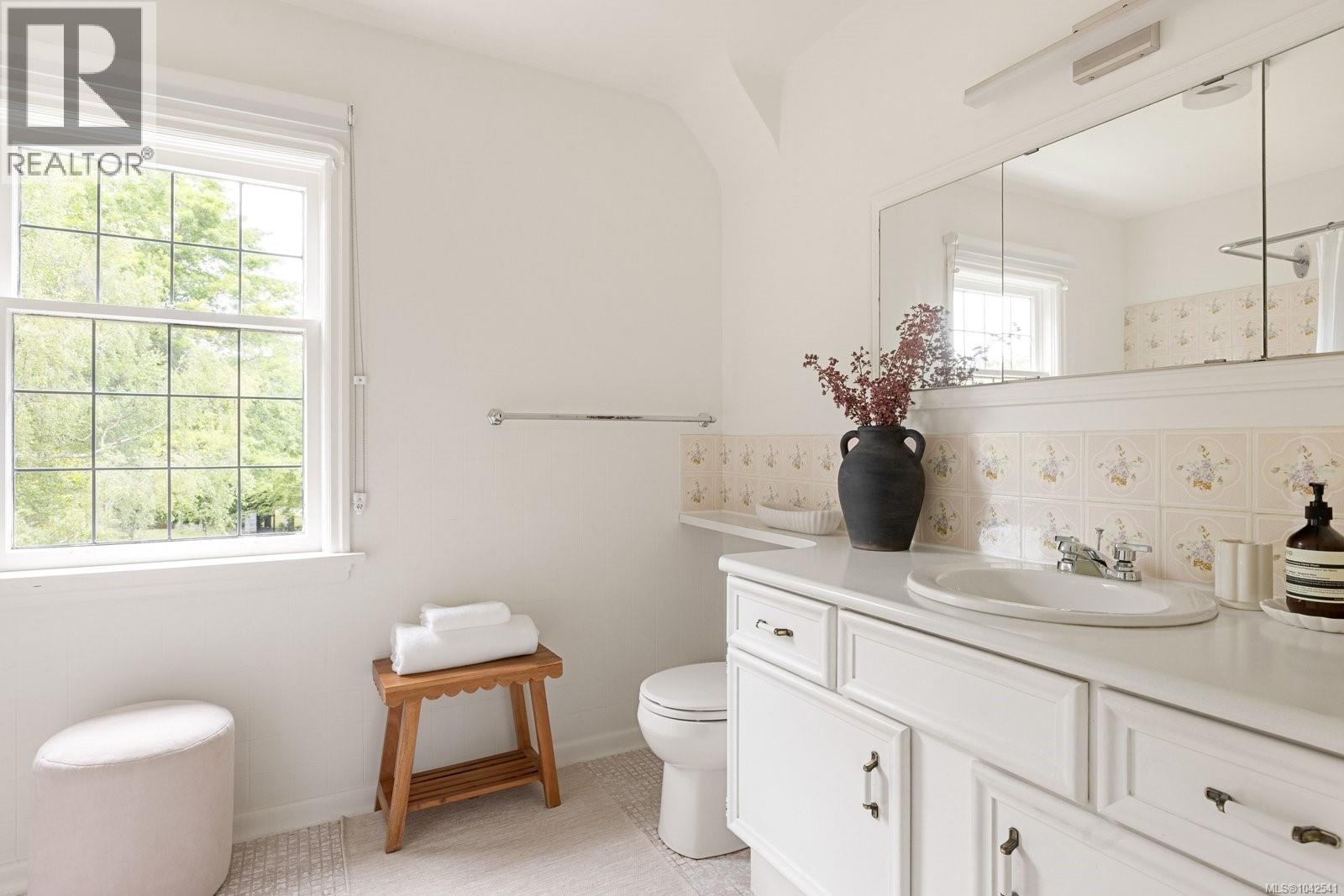  3400 Upper Terrace Road, Oak Bay