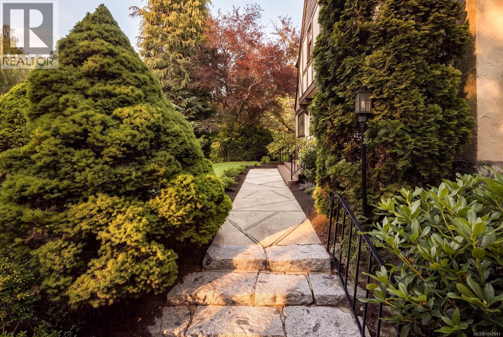  3400 Upper Terrace Road, Oak Bay