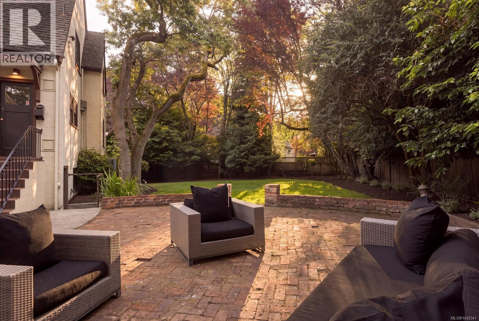  3400 Upper Terrace Road, Oak Bay