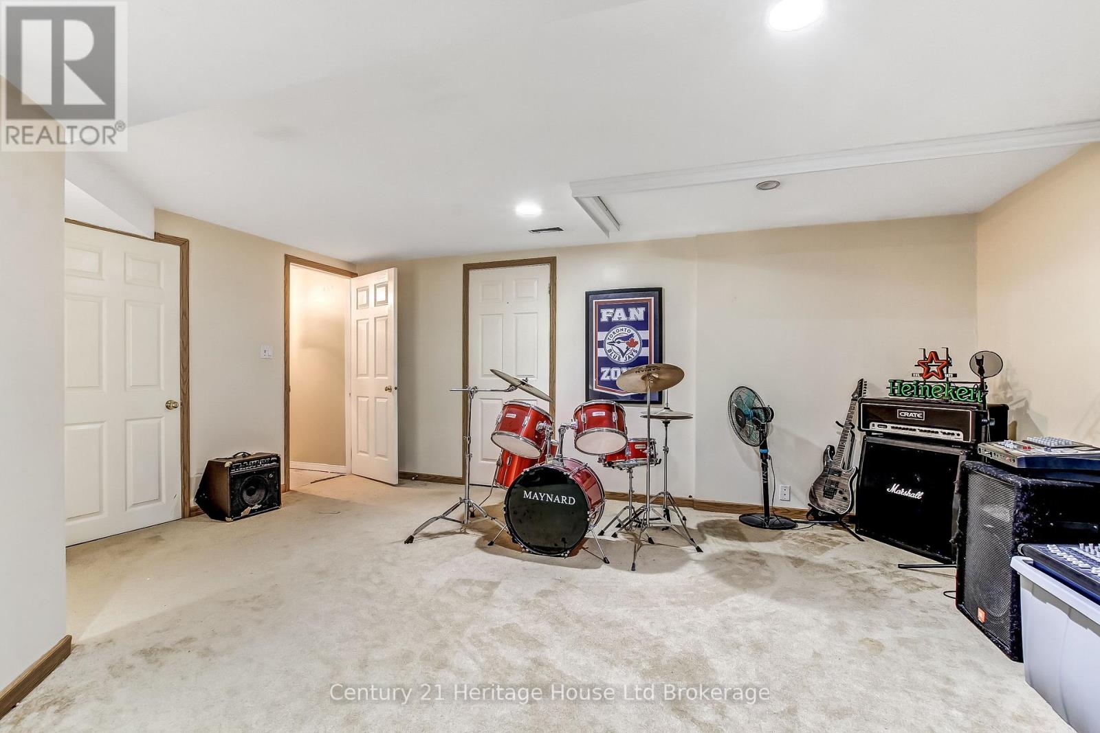 84 ANDERSON STREET - 14
