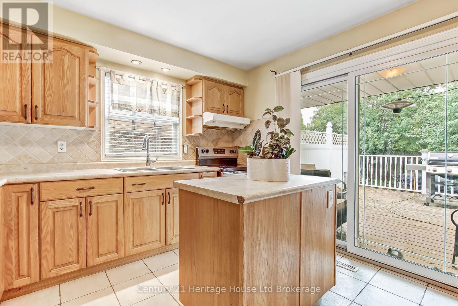 84 ANDERSON STREET - 5