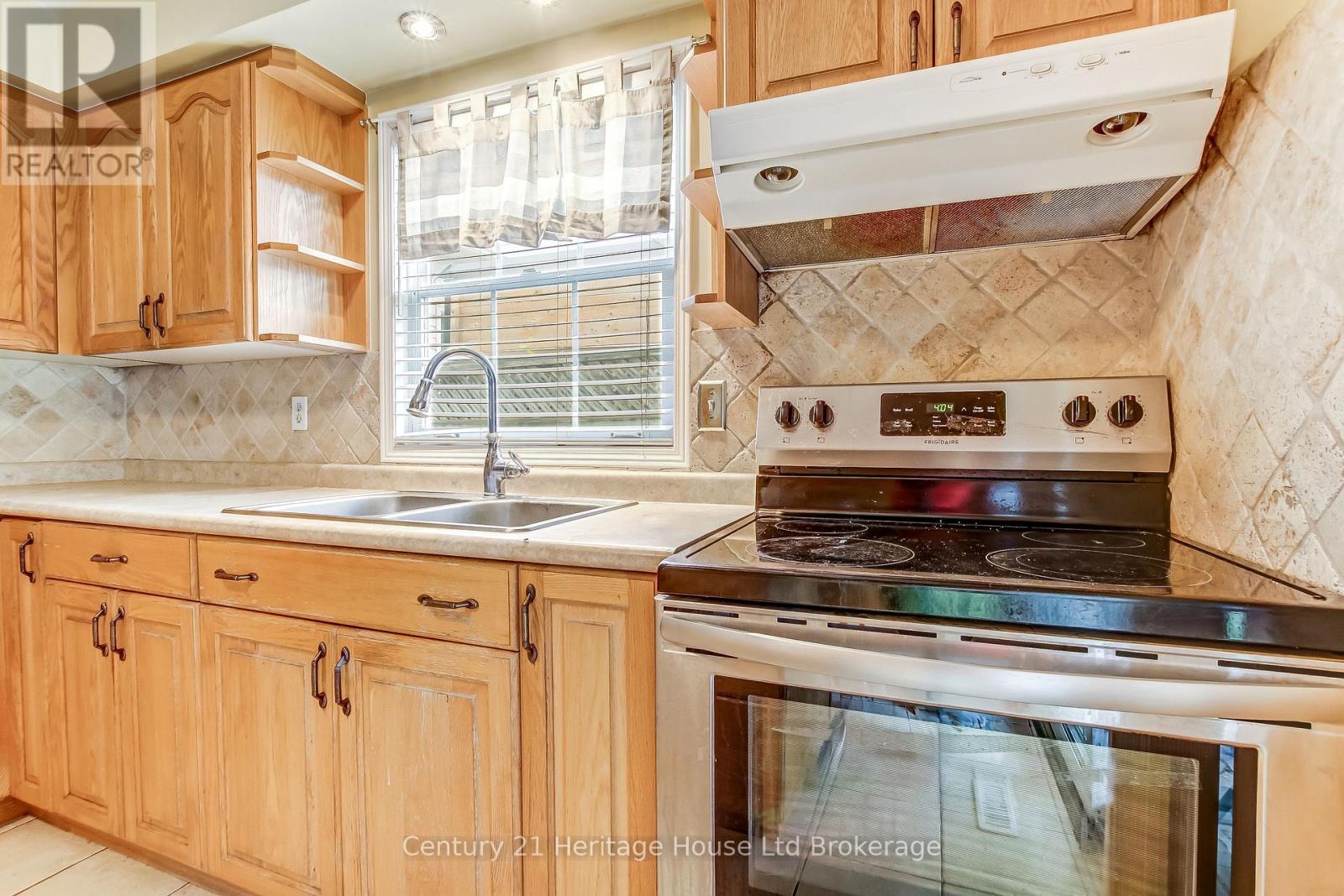 84 ANDERSON STREET - 6