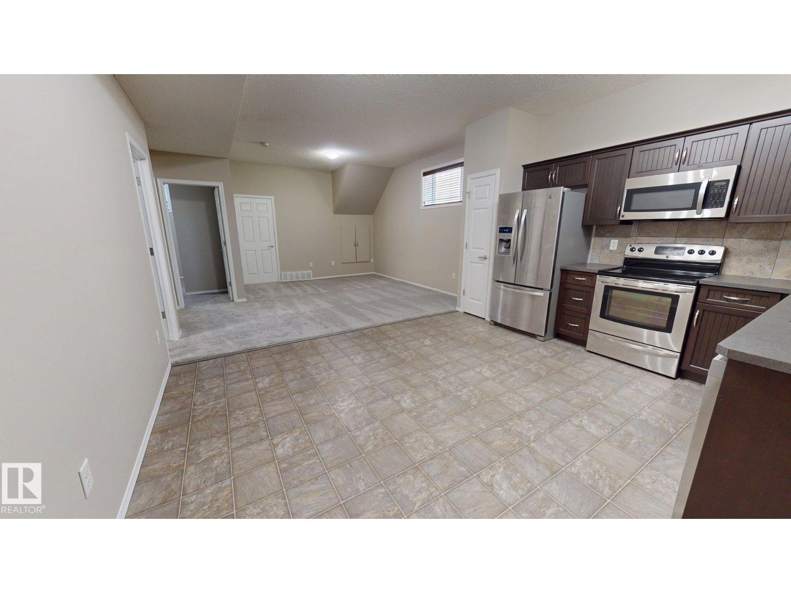 #187, 188 142 Selkirk PL - 10