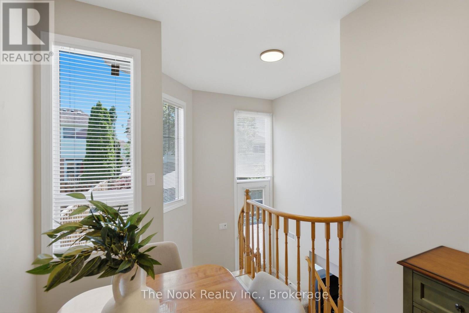 1120 TIMBERLAND CRESCENT - 27
